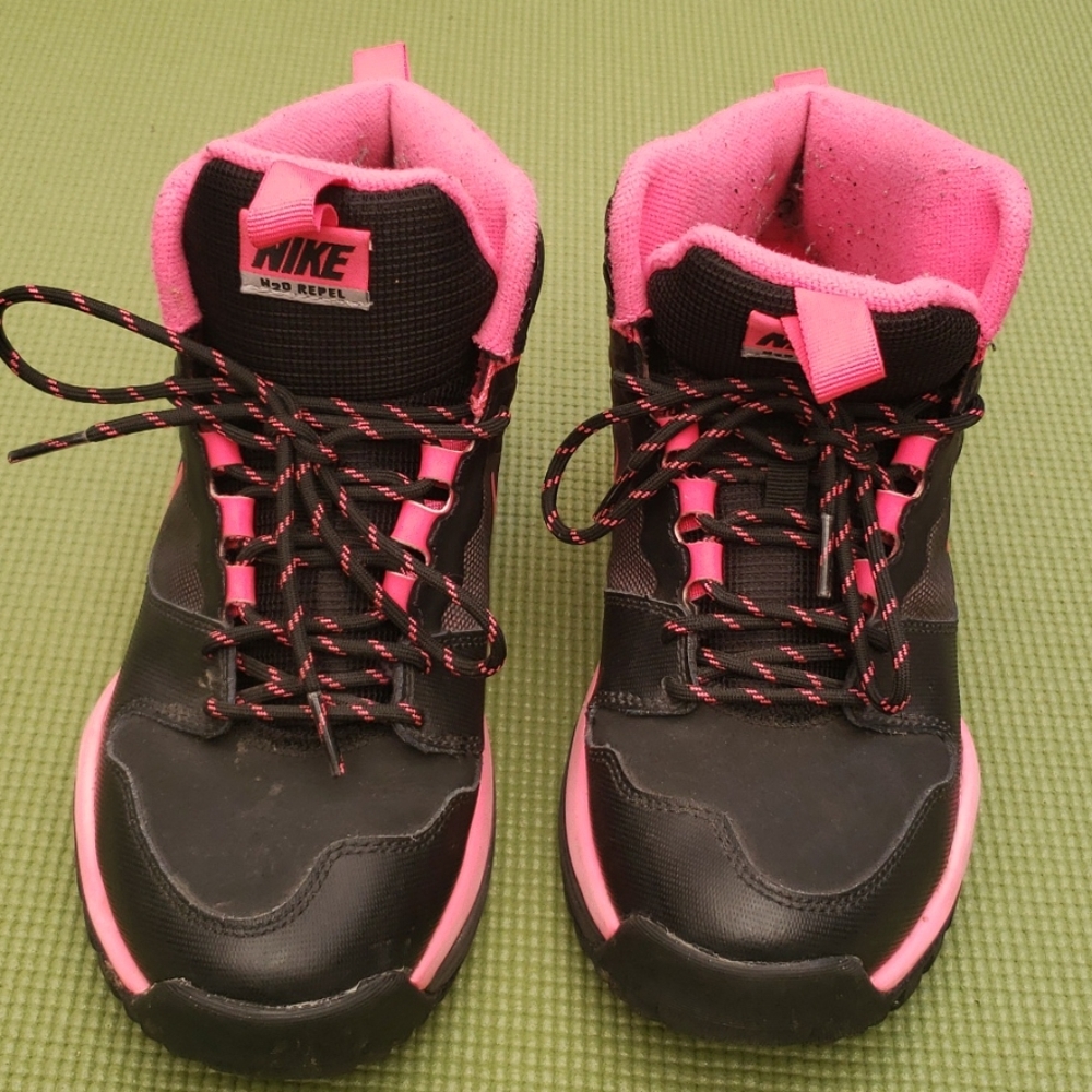Nike H20 Repel Pink and Black Shoes